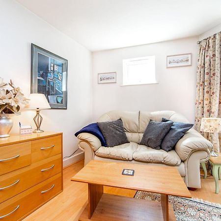 Pass The Keys Delightful Apartment Close To River In Se16 London Exteriör bild