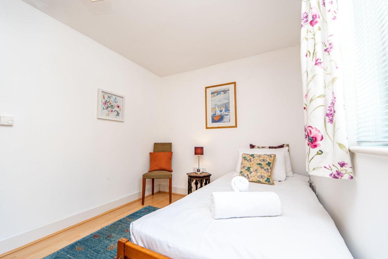 Pass The Keys Delightful Apartment Close To River In Se16 London Exteriör bild